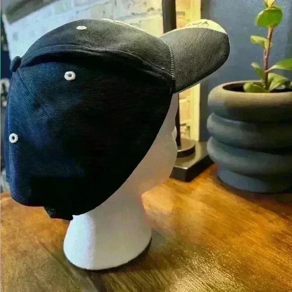 Vintage New York Yankees Strapback Hat Big Side Logo Color Block Fan Favorite - Picture 9 of 12